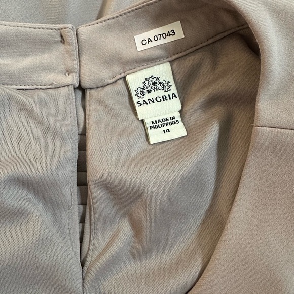 SANGRIA Gown Elegant Pleated Flowing S/L Built-in Bra Soft Taupe Sz 14 - Picture 4 of 14